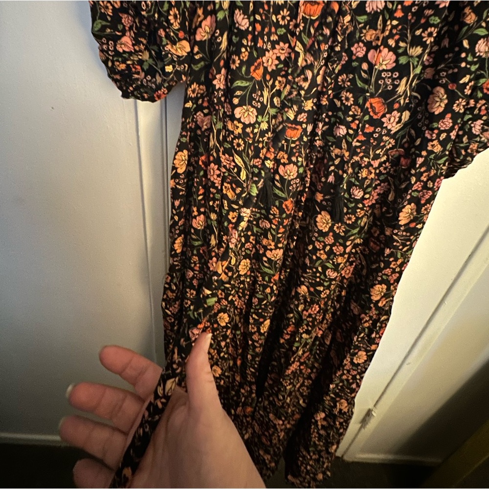 Floral Black Maxi Dress with Puff Sleeves - Picture 5 of 6